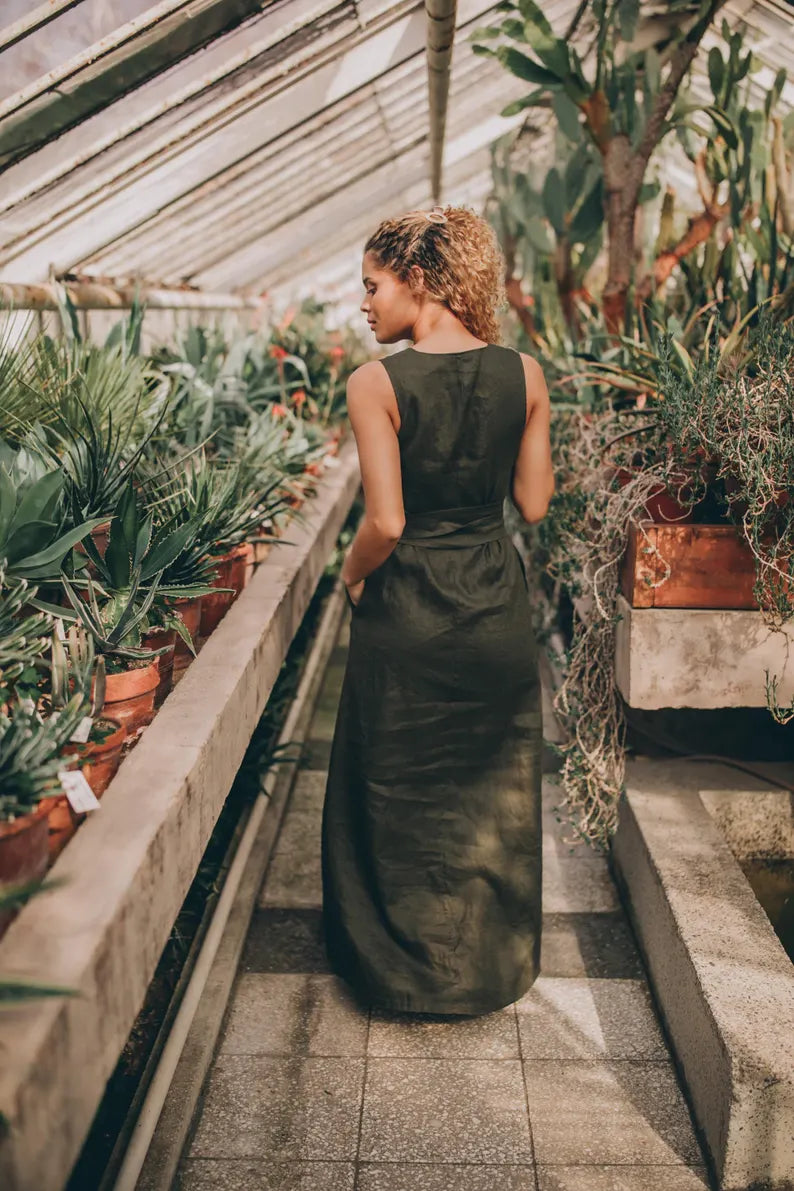 V-neck Maxi dress